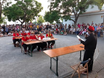 Els versots dels Diables de Sant Pere Molanta satiritzen el sistema de subvencions municipals