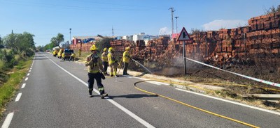 El foc d’aquest dimarts a l’antiga bòbila de Can Sogas queda en un ensurt