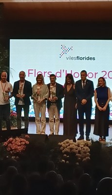 Olèrdola revalida les dues Flors d’Honor de Viles Florides