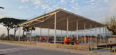Segueixen a bon ritme les obres de la coberta de la pista poliesportiva de Moja