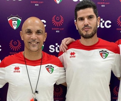 Andrés Carrasco(a l'esquerra) amb el també penedesenc David Rodríguez, preparador físic de la selecció