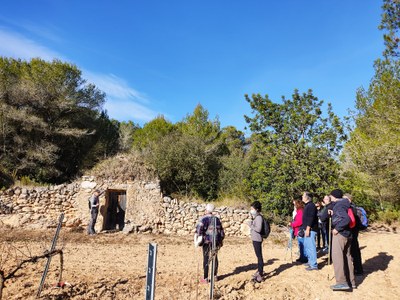 La visita per barraques de pedra seca es feia dissabte al matí